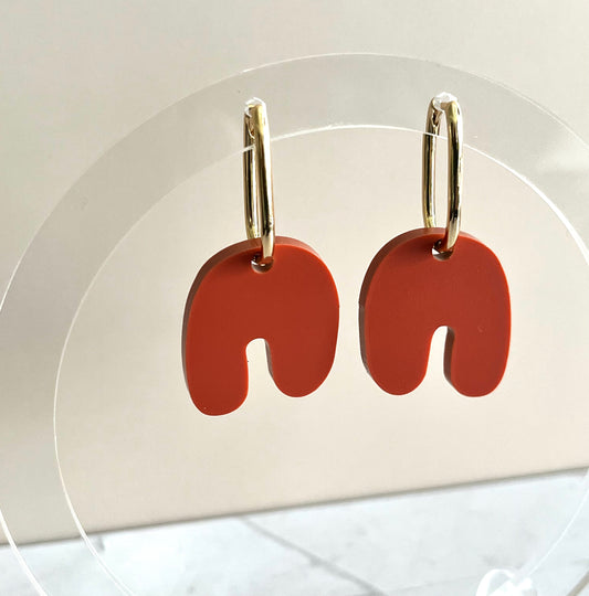 Retro U Drop Huggie - Rust/Gold