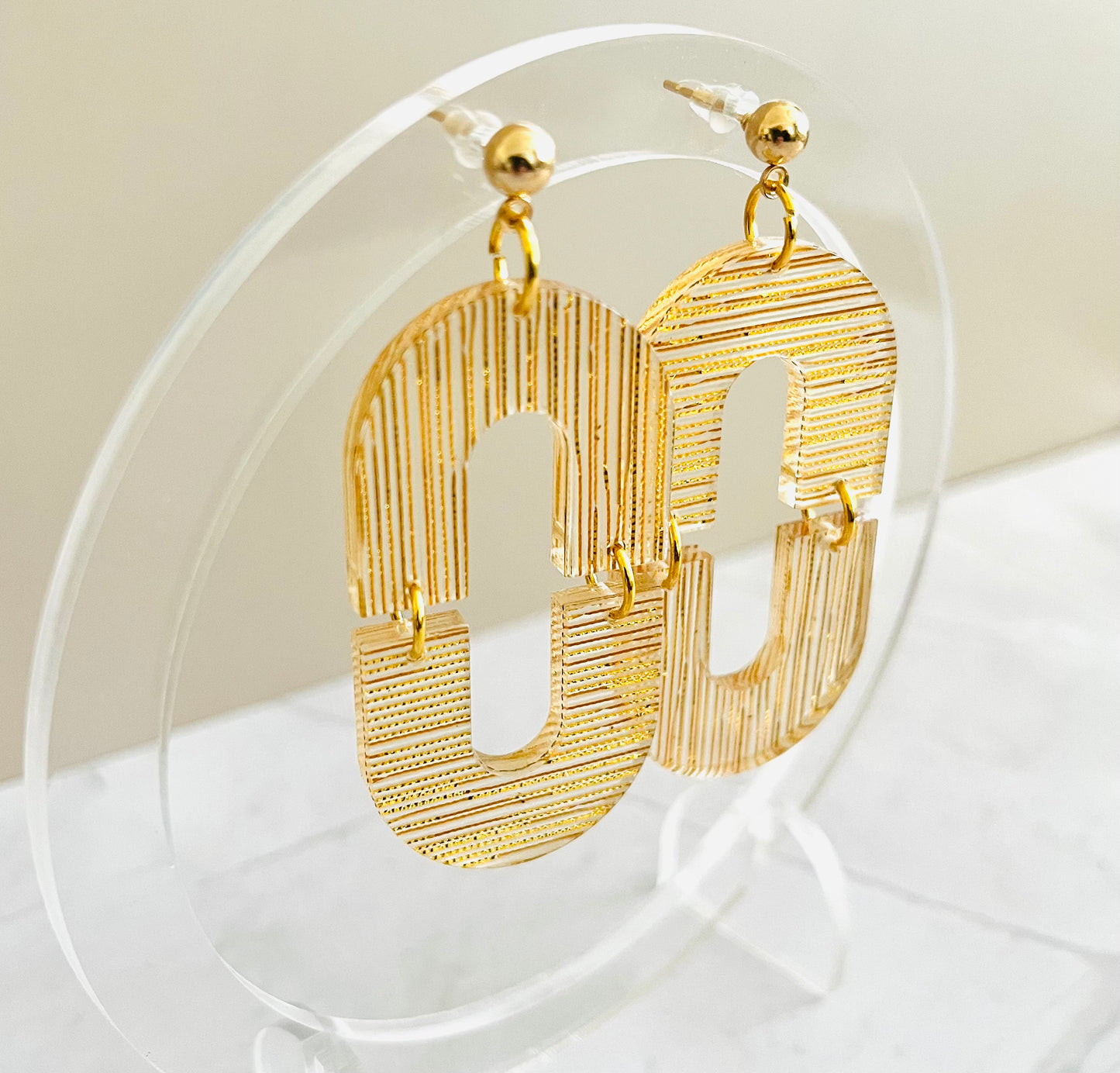 Linked Hoop: Gold Thread