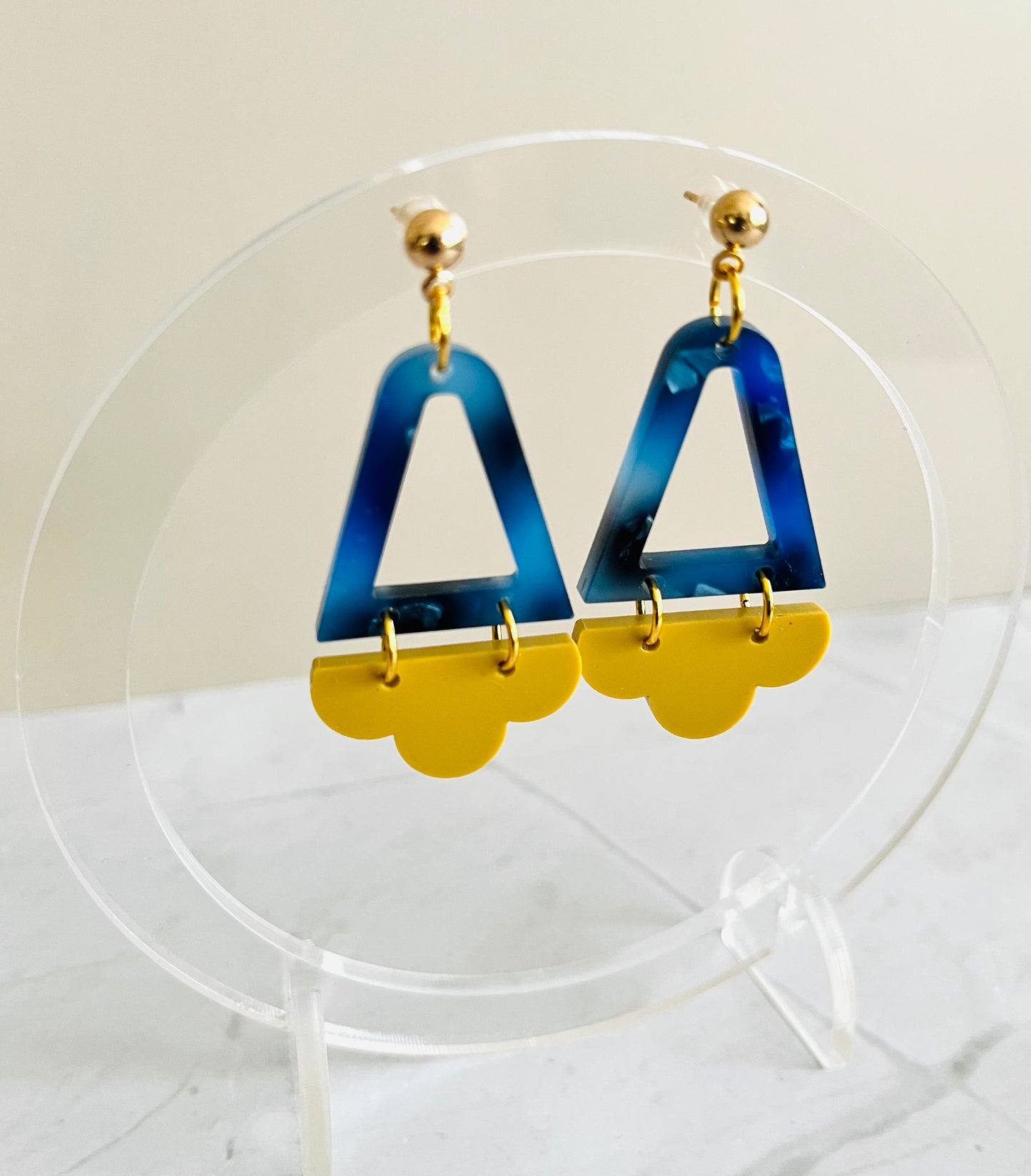 Scalloped Edge Earrings: Blue Tortoise & Chartruse