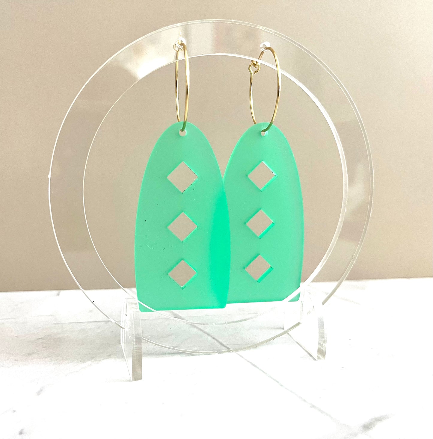 Arch Cutout Earrings: Frosted Mint