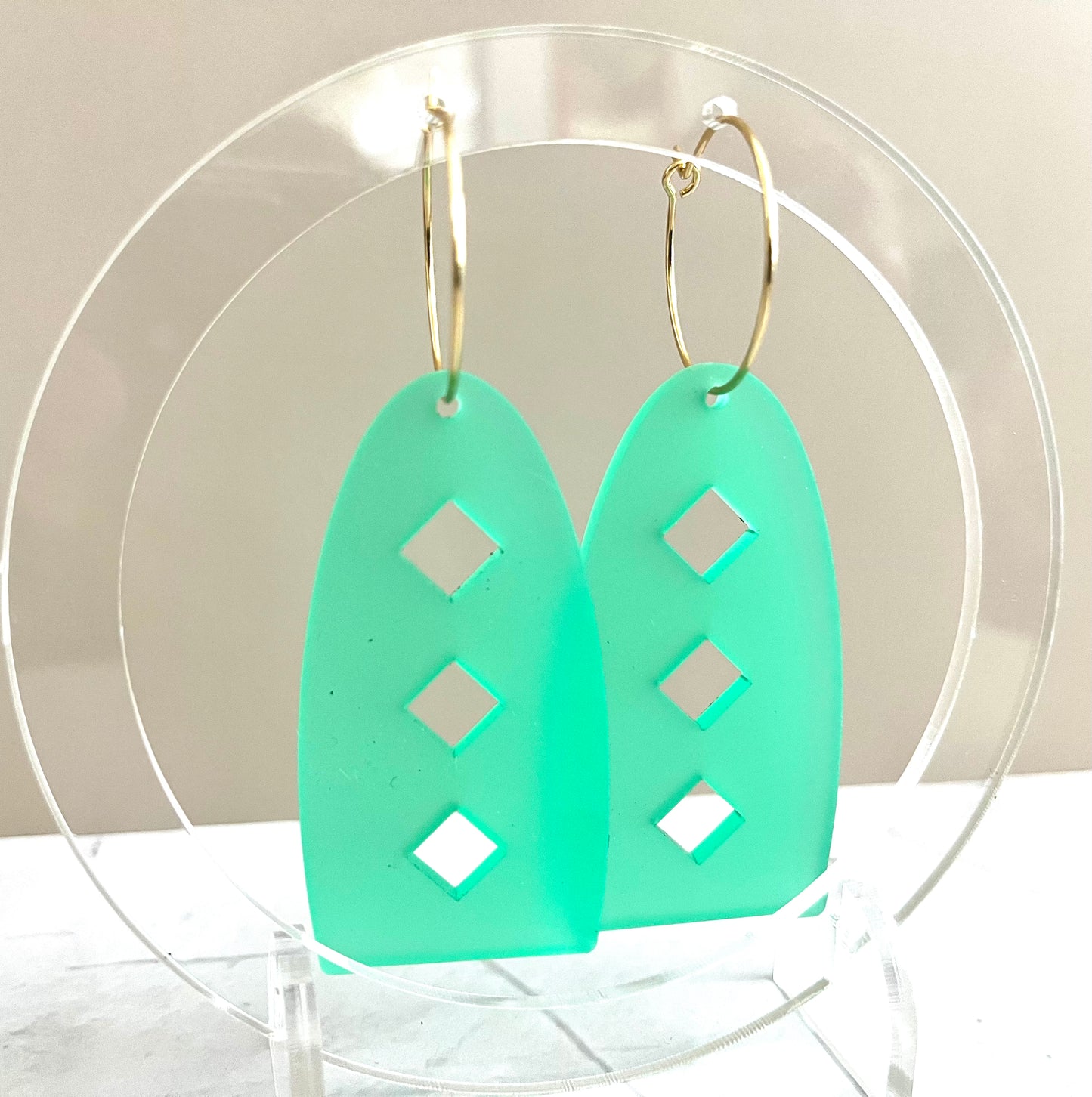 Arch Cutout Earrings: Frosted Mint