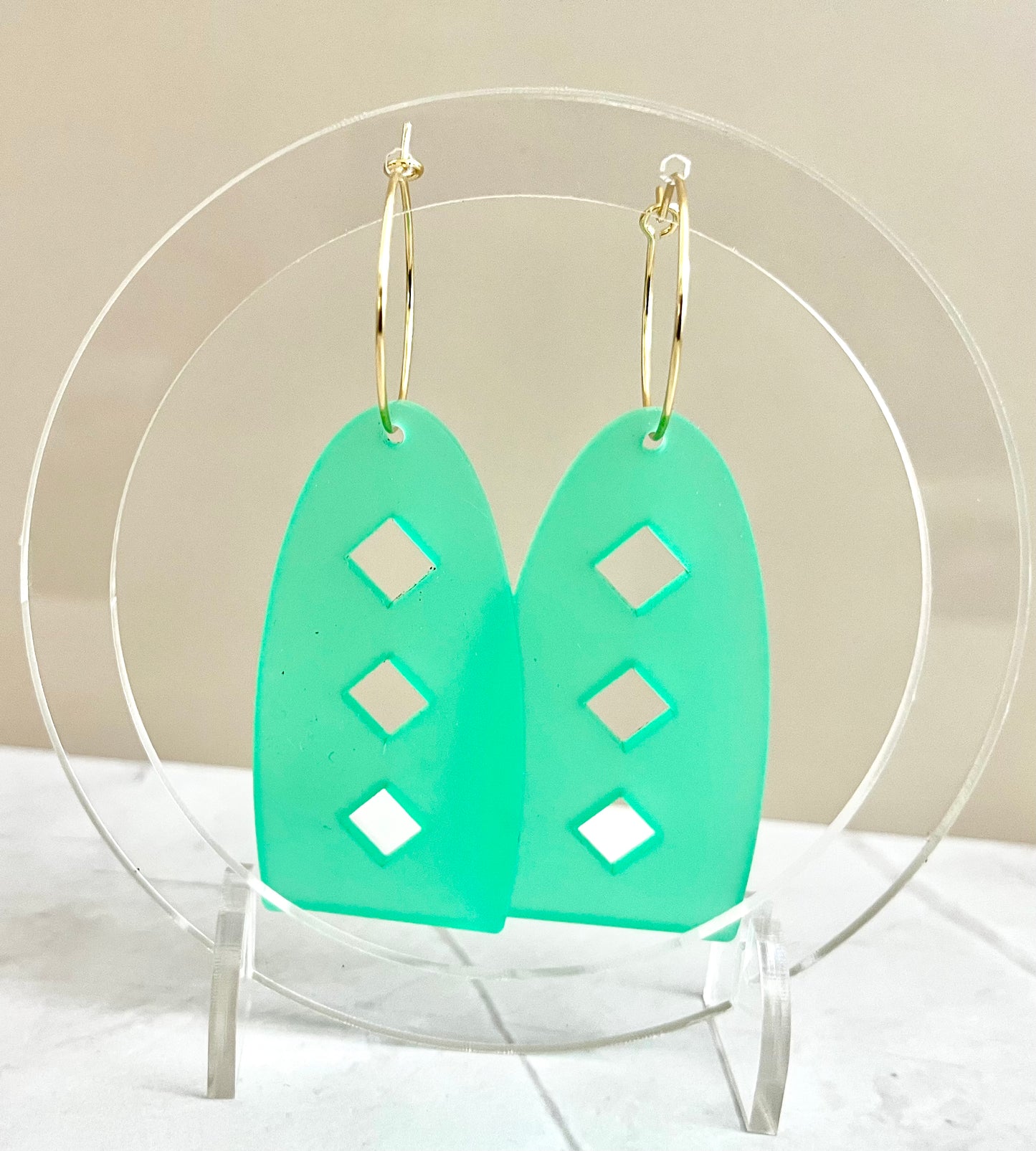 Arch Cutout Earrings: Frosted Mint