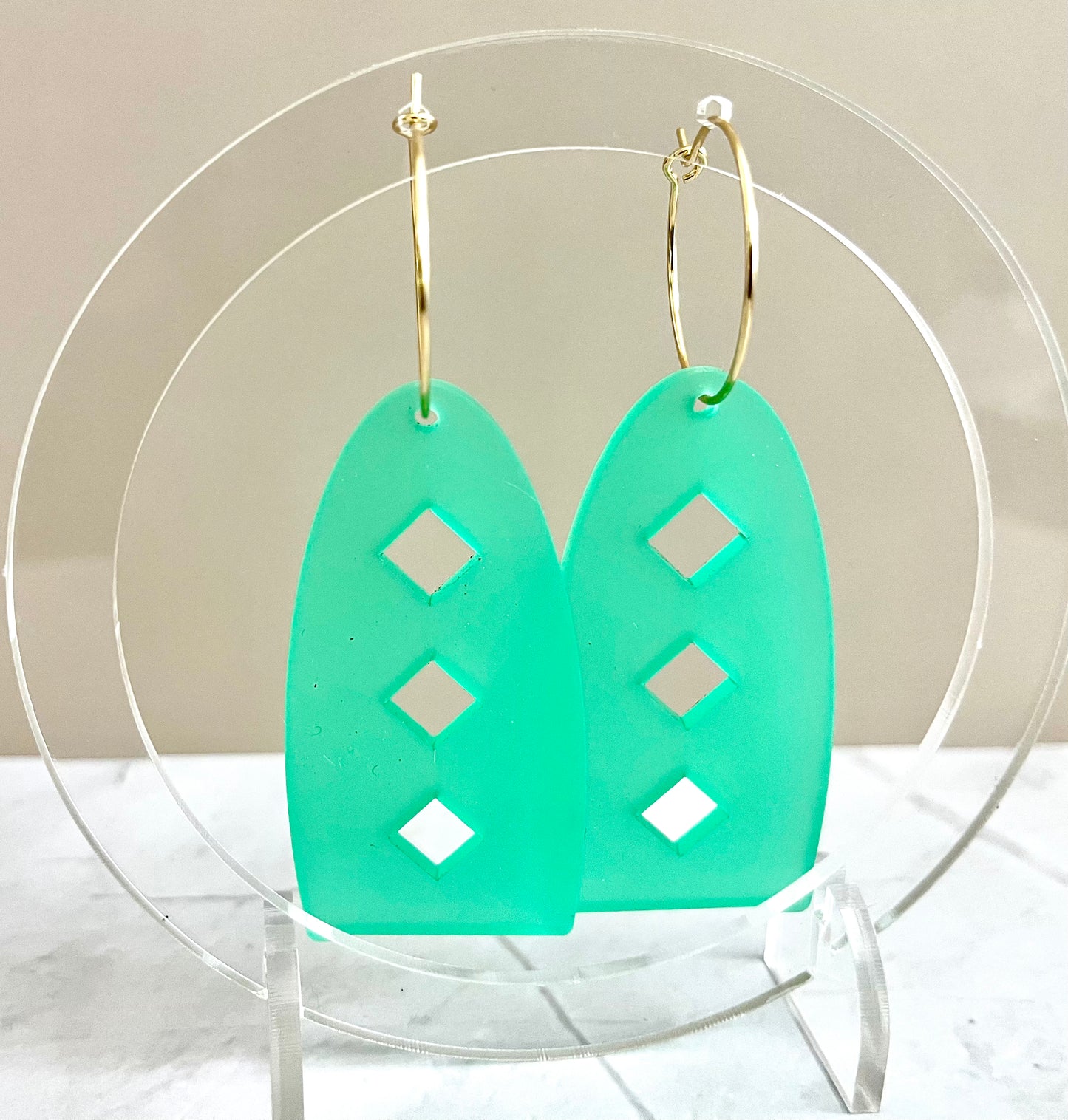 Arch Cutout Earrings: Frosted Mint