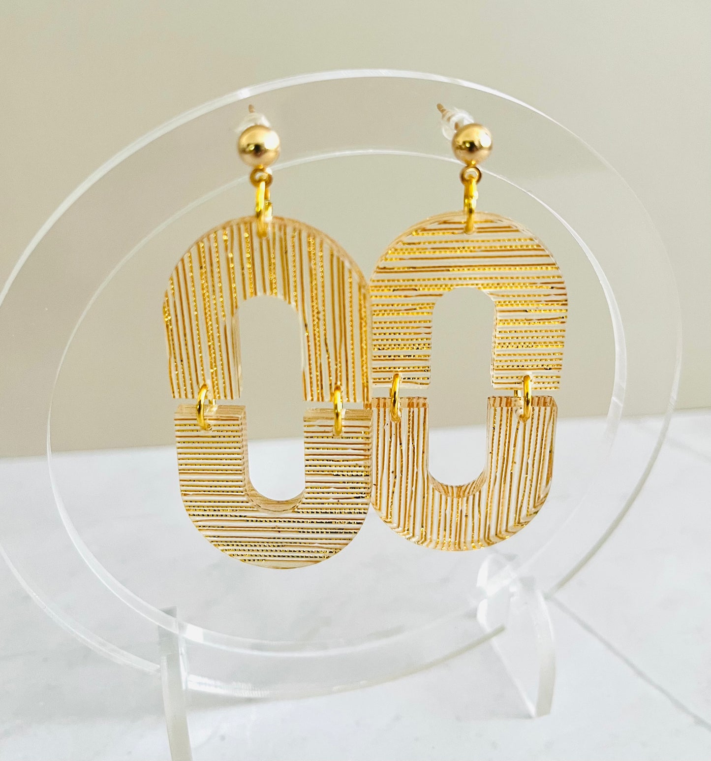 Linked Hoop: Gold Thread