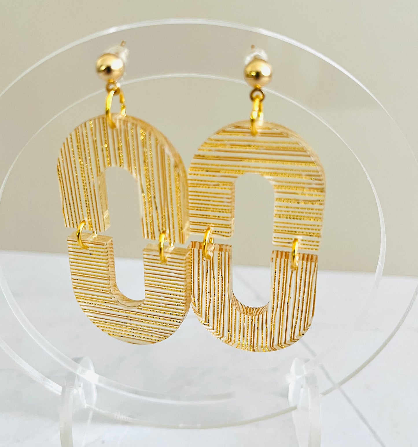 Linked Hoop: Gold Thread